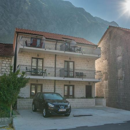 Apartments Marija Рисан Екстериор снимка