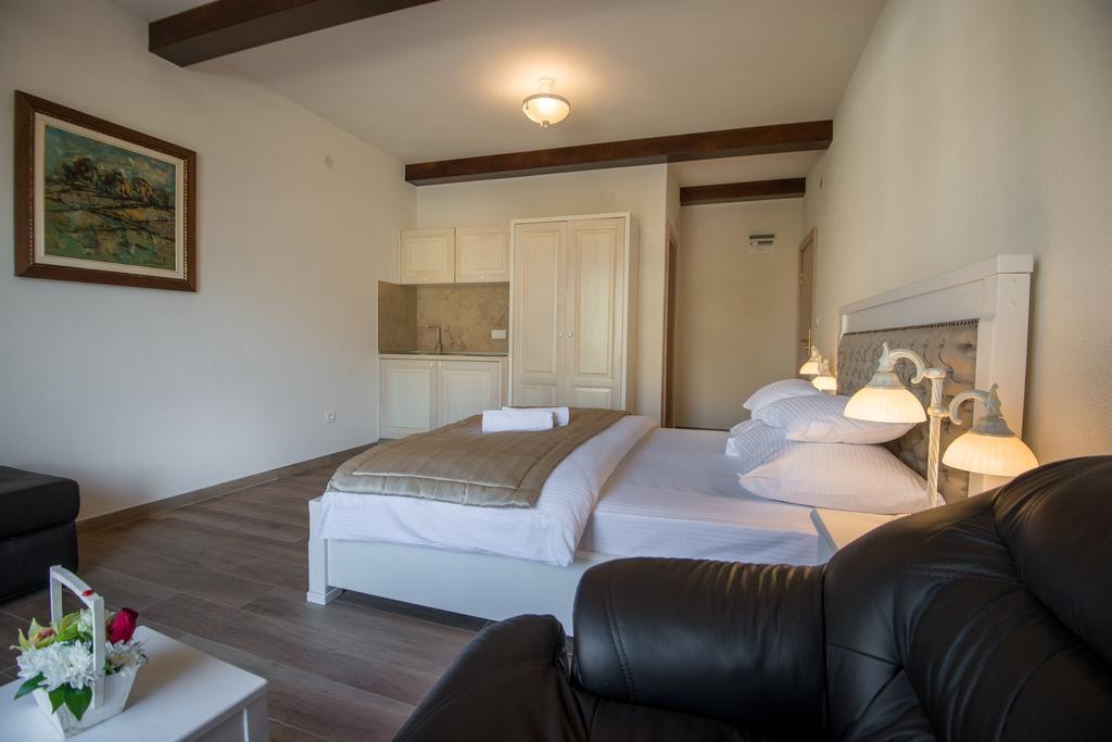 Apartments Marija Рисан Екстериор снимка
